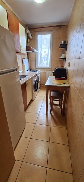 Drumul Taberei, etaj 2/4, decomandat, bloc reabilitat, 34 mp, geam la baie,