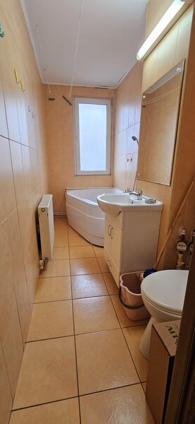 Drumul Taberei, etaj 2/4, decomandat, bloc reabilitat, 34 mp, geam la baie,